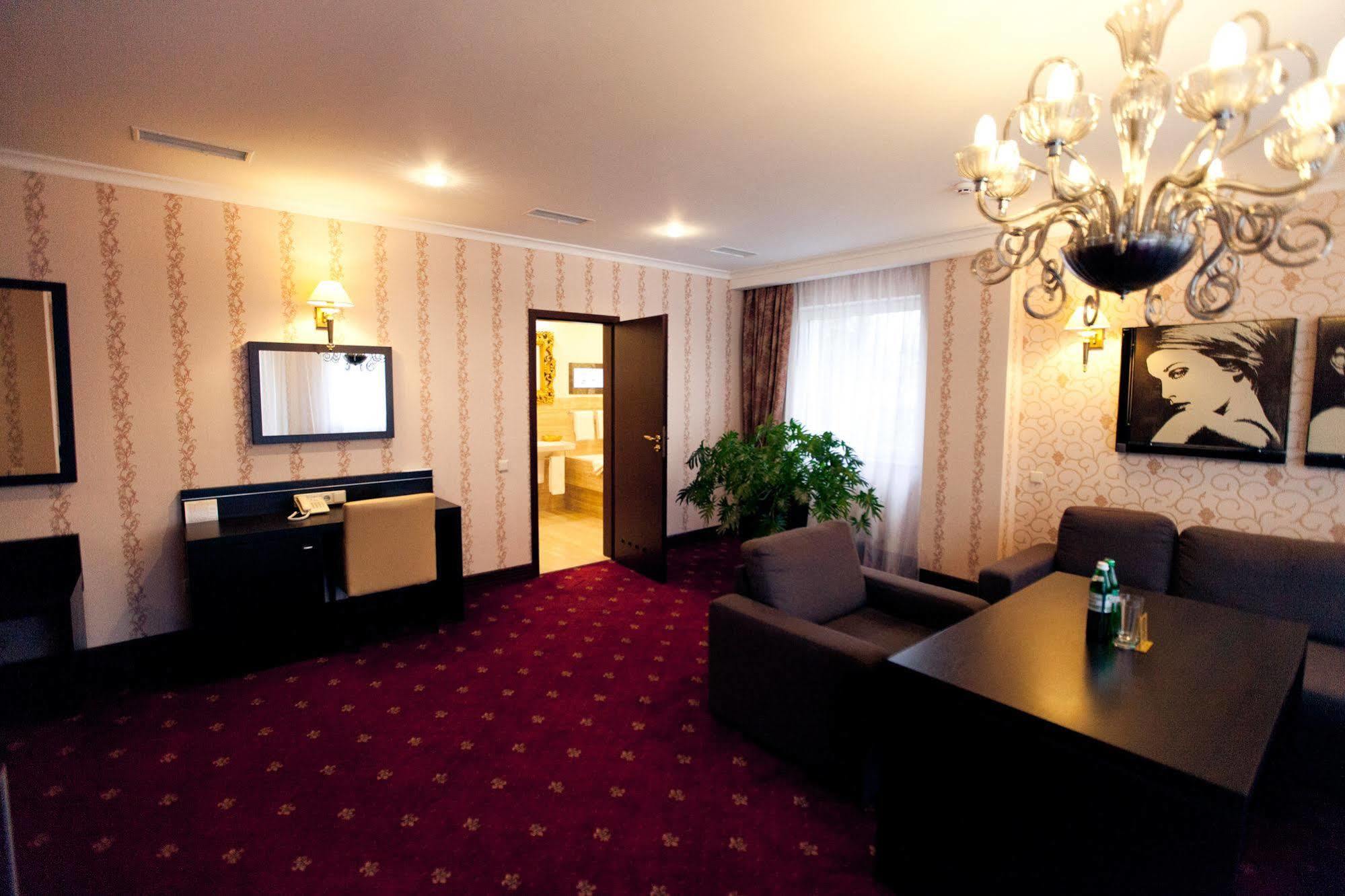 Delice Hotel ลวีฟ ภายนอก รูปภาพ