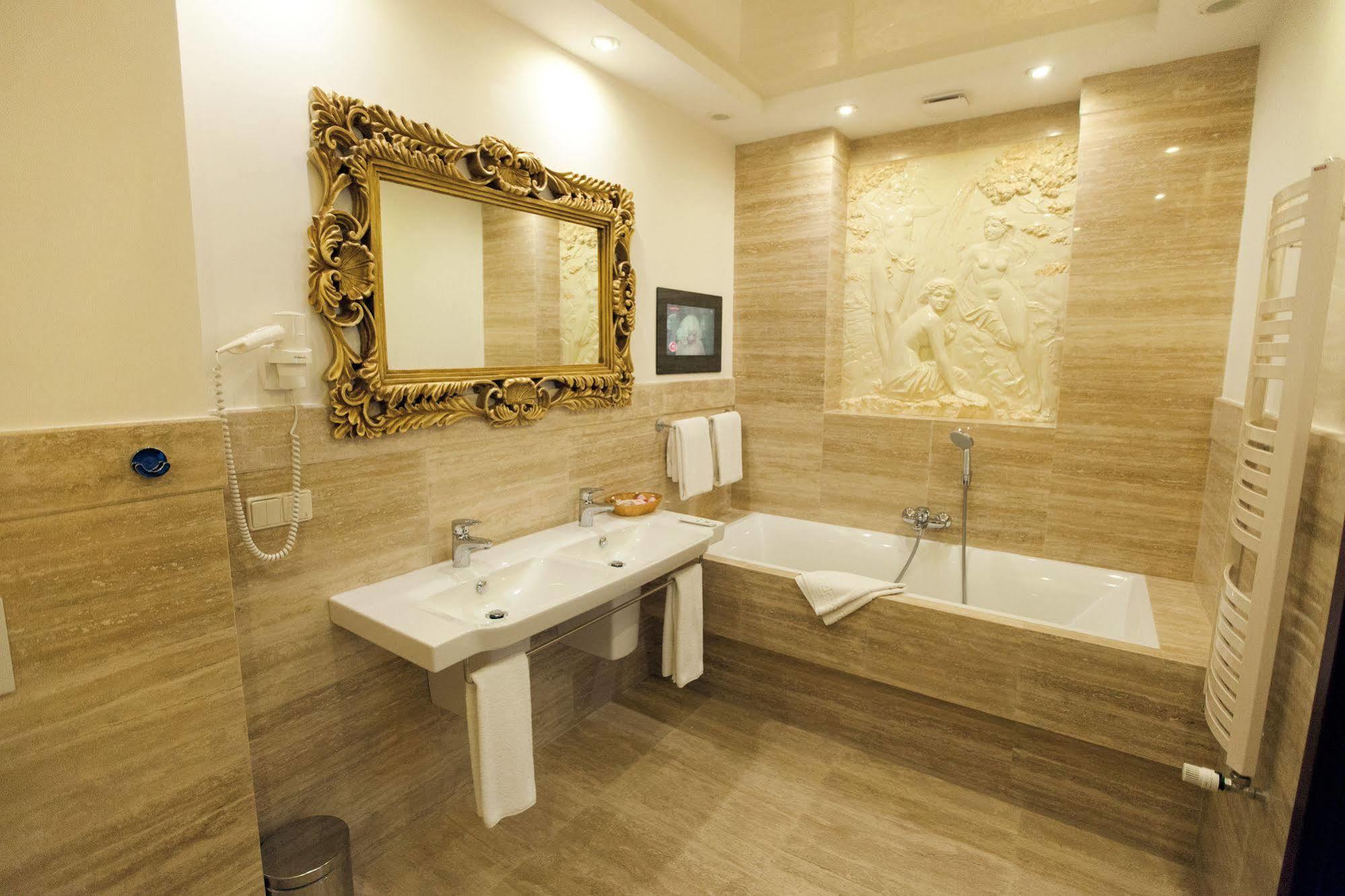 Delice Hotel ลวีฟ ภายนอก รูปภาพ